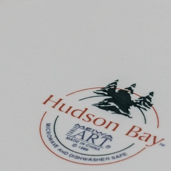 Hudson Bay 1999 Dinner Plates Set 2 Vintage Sponge Paint Christmas Trees Cabin - Picture 7 of 7